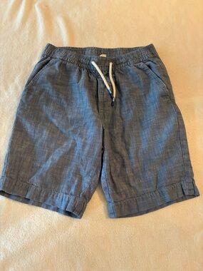 Gap pull on chino shorts